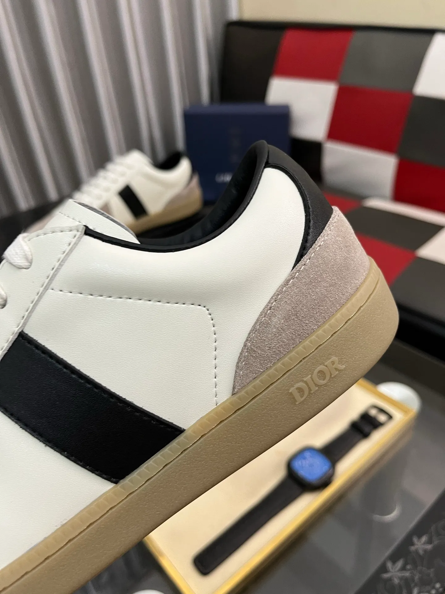 Men's shoes 💰380⌚️⌚️ 【Dior*DIAO】original quality.~ Unique modern style sneakers. 🏃A must-have casual shoe for trendy men😍😍 Original brand imported from Italy, imported original leather, sheep lining (refuses to discolor and grind feet) Sole: Original sole provided by the original factory, French lazy style design ⚠️Fit to the feet, original quality, super comfortable original sole. Code number: 38-448️⃣Colors available